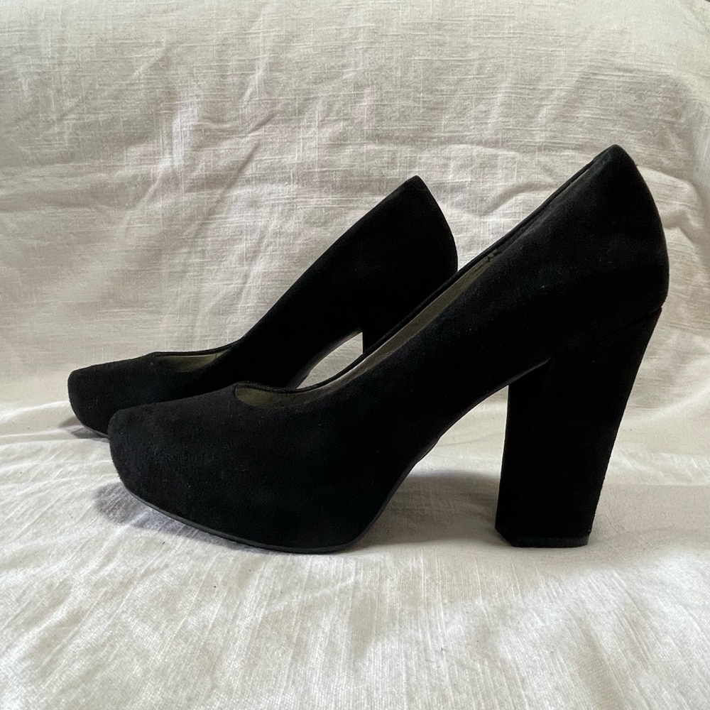 ME TOO LEANNA Suede Leather Heel